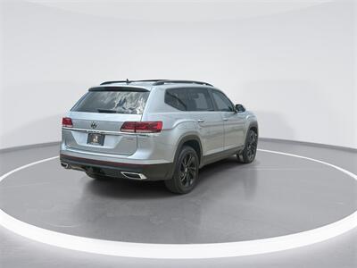 2022 Volkswagen Atlas 3.6L V6 SE w/Technology   - Photo 8 - McKinney, TX 75070