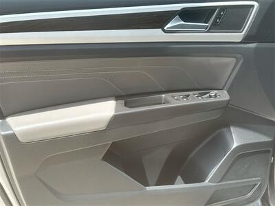 2022 Volkswagen Atlas 3.6L V6 SE w/Technology   - Photo 19 - McKinney, TX 75070