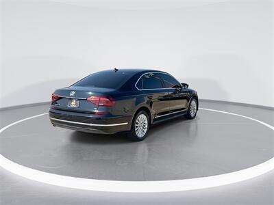 2017 Volkswagen Passat 1.8T SE   - Photo 8 - McKinney, TX 75070
