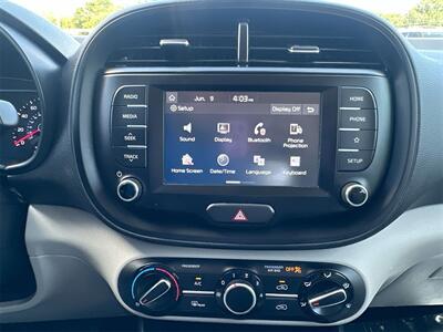 2020 Kia Soul LX   - Photo 11 - McKinney, TX 75070