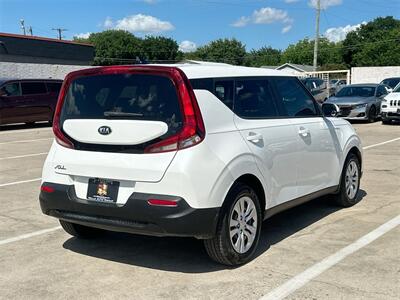 2020 Kia Soul LX   - Photo 6 - McKinney, TX 75070