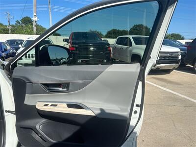 2022 Toyota Venza Limited   - Photo 22 - McKinney, TX 75070