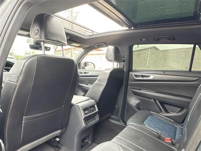 2024 Volkswagen Atlas Cross Sport 2.0T SEL Premium R-Line R-Line   - Photo 30 - McKinney, TX 75070