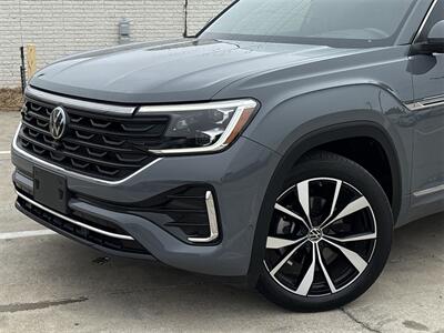 2024 Volkswagen Atlas Cross Sport 2.0T SEL Premium R-Line R-Line   - Photo 16 - McKinney, TX 75070