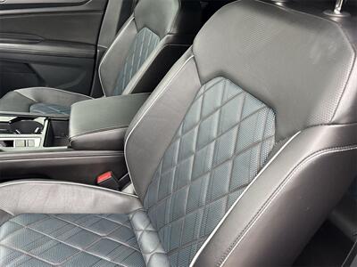 2024 Volkswagen Atlas Cross Sport 2.0T SEL Premium R-Line R-Line   - Photo 17 - McKinney, TX 75070