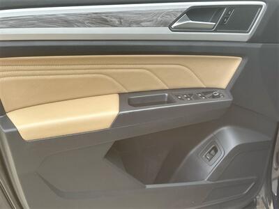 2021 Volkswagen Atlas Cross Sport 3.6L V6 SE w/Technology   - Photo 19 - McKinney, TX 75070