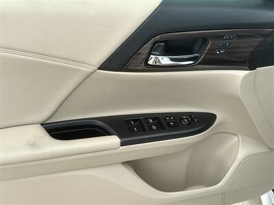 2017 Honda Accord Touring   - Photo 13 - McKinney, TX 75070