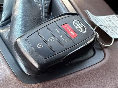 2024 Toyota Venza XLE   - Photo 13 - McKinney, TX 75070