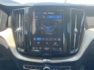 2022 Volvo XC60 B5 Inscription   - Photo 10 - McKinney, TX 75070