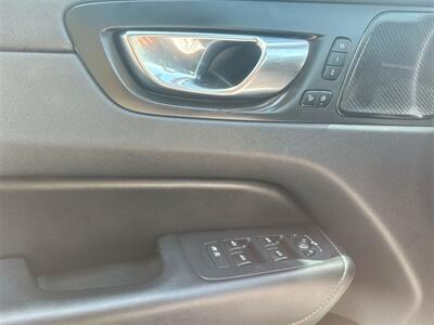 2022 Volvo XC60 B5 Inscription   - Photo 16 - McKinney, TX 75070