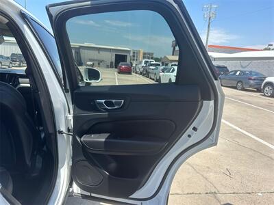 2022 Volvo XC60 B5 Inscription   - Photo 23 - McKinney, TX 75070