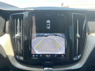 2022 Volvo XC60 B5 Inscription   - Photo 13 - McKinney, TX 75070