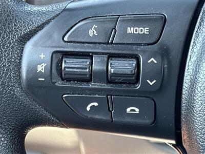 2020 Kia Sedona LX   - Photo 13 - McKinney, TX 75070