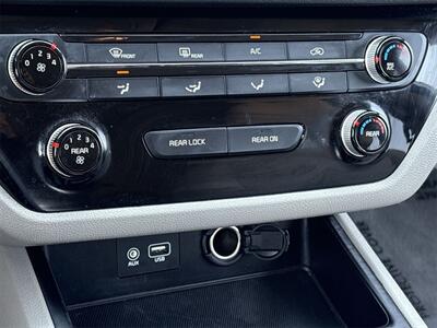 2020 Kia Sedona LX   - Photo 25 - McKinney, TX 75070