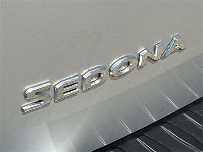 2020 Kia Sedona LX   - Photo 12 - McKinney, TX 75070