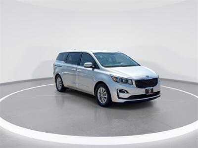 2020 Kia Sedona LX   - Photo 2 - McKinney, TX 75070