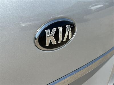 2020 Kia Sedona LX   - Photo 10 - McKinney, TX 75070