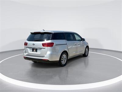 2020 Kia Sedona LX   - Photo 8 - McKinney, TX 75070