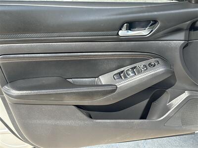 2020 Nissan Altima 2.5 SR   - Photo 19 - McKinney, TX 75070
