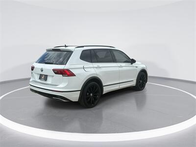 2021 Volkswagen Tiguan 2.0T SE R-Line Black   - Photo 8 - McKinney, TX 75070
