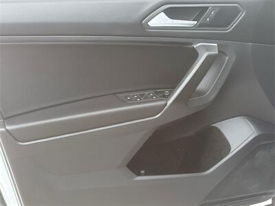 2021 Volkswagen Tiguan 2.0T SE R-Line Black   - Photo 19 - McKinney, TX 75070