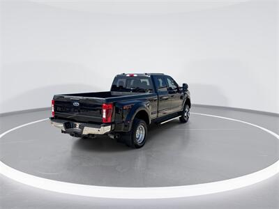 2022 Ford F-350SD Lariat DRW   - Photo 8 - McKinney, TX 75070