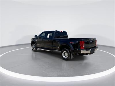 2022 Ford F-350SD Lariat DRW   - Photo 6 - McKinney, TX 75070