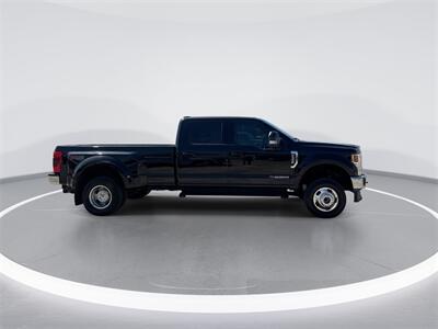 2022 Ford F-350SD Lariat DRW   - Photo 9 - McKinney, TX 75070