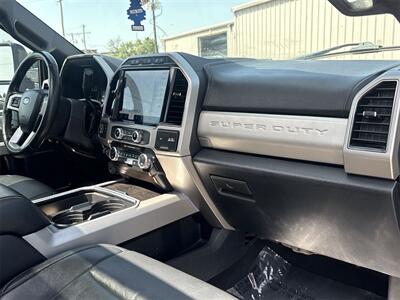 2022 Ford F-350SD Lariat DRW   - Photo 34 - McKinney, TX 75070