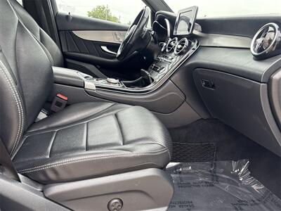 2019 Mercedes-Benz GLC GLC 300 4MATIC®   - Photo 34 - McKinney, TX 75070