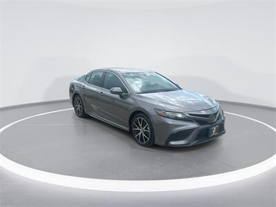 2021 Toyota Camry SE   - Photo 2 - McKinney, TX 75070