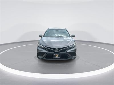 2021 Toyota Camry SE   - Photo 3 - McKinney, TX 75070