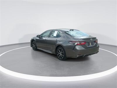 2021 Toyota Camry SE   - Photo 6 - McKinney, TX 75070