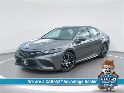 2021 Toyota Camry SE   - Photo 1 - McKinney, TX 75070