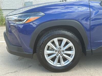 2022 Toyota Corolla Cross LE   - Photo 16 - McKinney, TX 75070
