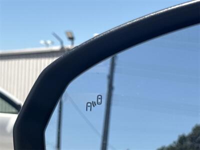 2022 Volkswagen Taos 1.5T SEL   - Photo 13 - McKinney, TX 75070
