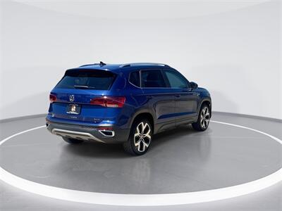 2022 Volkswagen Taos 1.5T SEL   - Photo 8 - McKinney, TX 75070