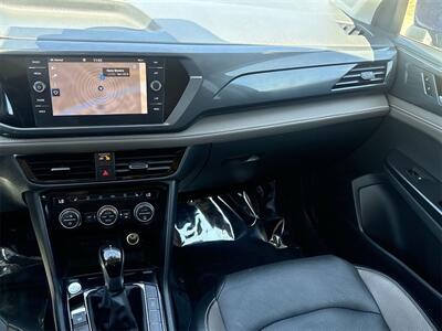 2022 Volkswagen Taos 1.5T SEL   - Photo 22 - McKinney, TX 75070