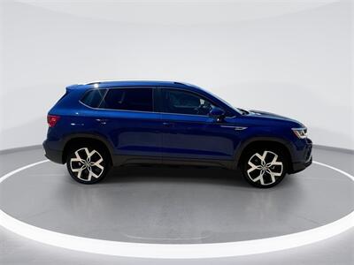 2022 Volkswagen Taos 1.5T SEL   - Photo 9 - McKinney, TX 75070