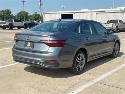 2024 Volkswagen Jetta 1.5T SE   - Photo 14 - McKinney, TX 75070