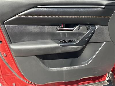 2024 Mazda CX-50 2.5 S Premium Plus Package   - Photo 19 - McKinney, TX 75070