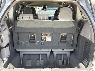 2019 Toyota Sienna LE 8 Passenger - Photo 32 - McKinney, TX 75070