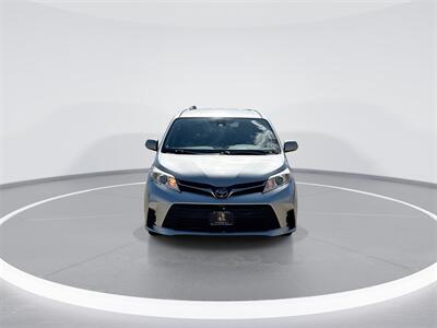 2019 Toyota Sienna LE 8 Passenger - Photo 3 - McKinney, TX 75070