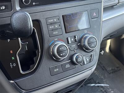 2019 Toyota Sienna LE 8 Passenger - Photo 26 - McKinney, TX 75070