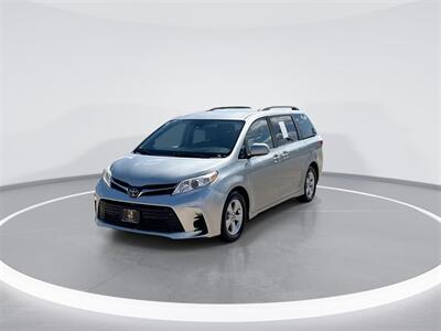 2019 Toyota Sienna LE 8 Passenger - Photo 4 - McKinney, TX 75070