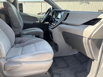 2019 Toyota Sienna LE 8 Passenger - Photo 34 - McKinney, TX 75070