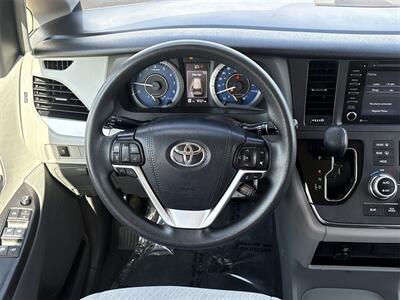 2019 Toyota Sienna LE 8 Passenger - Photo 21 - McKinney, TX 75070