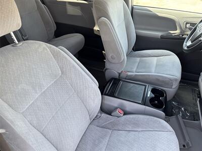 2019 Toyota Sienna LE 8 Passenger - Photo 33 - McKinney, TX 75070