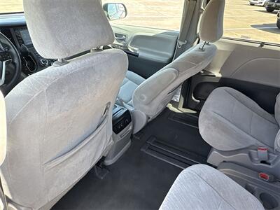 2019 Toyota Sienna LE 8 Passenger - Photo 30 - McKinney, TX 75070