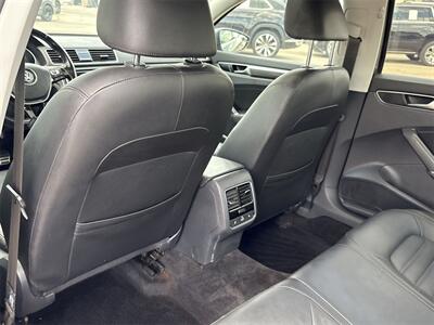 2018 Volkswagen Passat 2.0T SEL Premium   - Photo 30 - McKinney, TX 75070